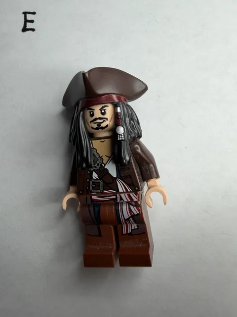 LEGO Pirates Caribbean Minifigure Captain Jack Sparrow Tricorne (Genuine)