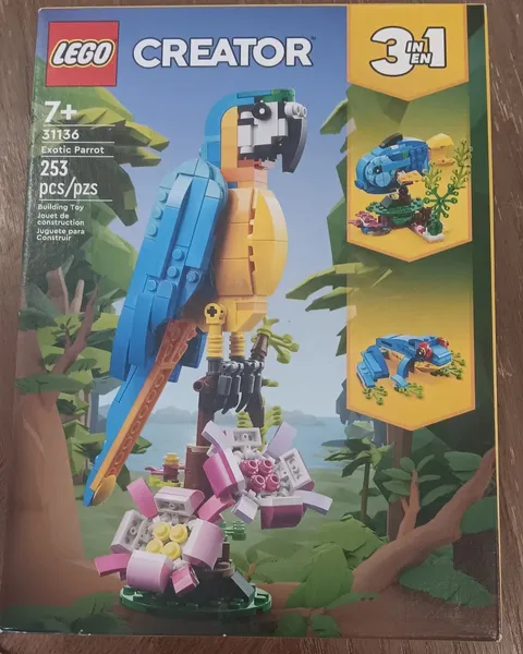 New Lego Creator 3 In 1 Exotic Parrot 31136 NIP 253 Pieces Selaed