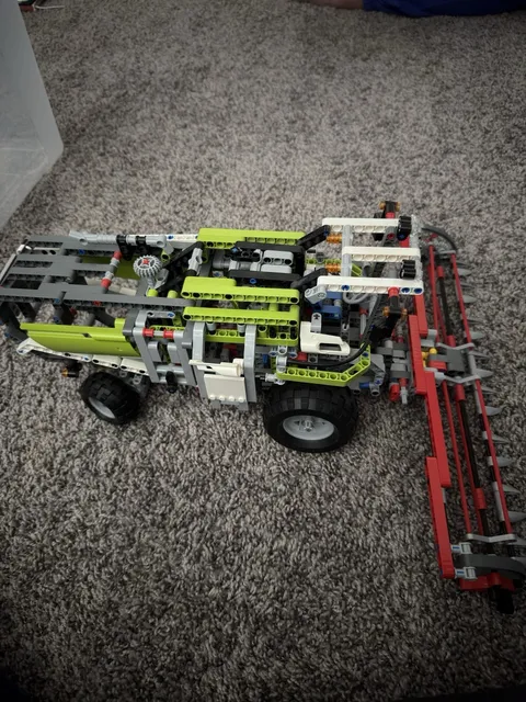 LEGO Technic 8274 Combine Harvester Farm Set 1025 pcs 2007 Without Box