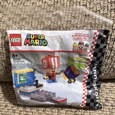 LEGO Super Mario Toad Pit Crew 30702 Polybag Set 39 Pieces Complete