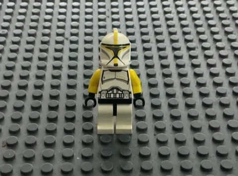 Share (O6/2/1) LEGO STAR WARS Clone Trooper Commander Phase 1 Minifigure sw0481 