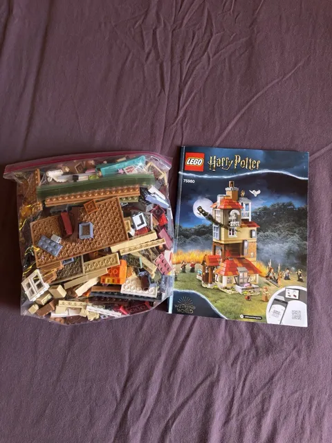 LEGO Harry Potter 75980 Attack on the Burrow