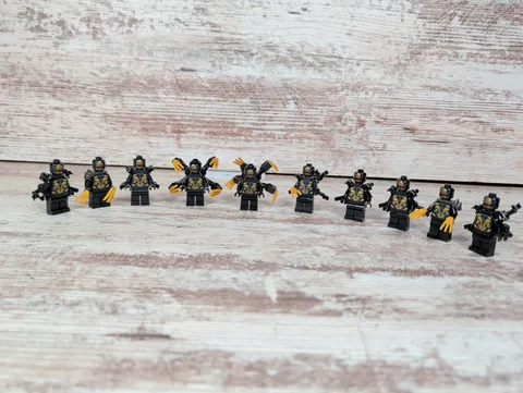 10 LEGO Marvel Super Heroes #76123, 76101 OUTRIDER Avengers Minifigure Lot