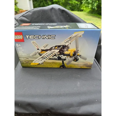 LEGO Technic Bush Plane 42198 Wildlife Service Building Set 333 Pieces NEW