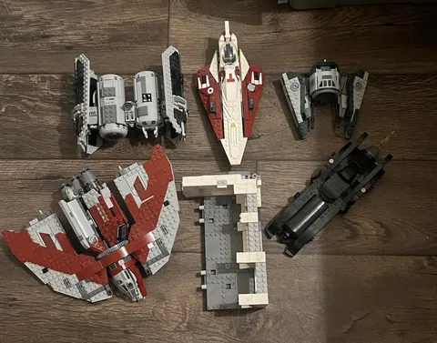 LEGO Star Wars and batman lot set USED. MOSTLY COMPLETE