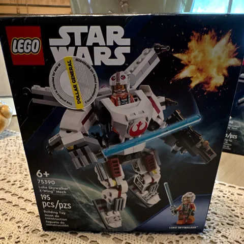 LEGO Star Wars Luke Skywalker X-Wing Mech 75390 195 pcs Ages 6+ 2024
