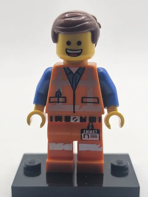 LEGO Movie 2 Emmet Worn Uniform Smile Minifigure tlm113 NEW NM -MB