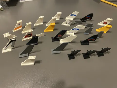 Lego TAIL FINS AIRPLANE HELICOPTER Race car lot of 31 pieces