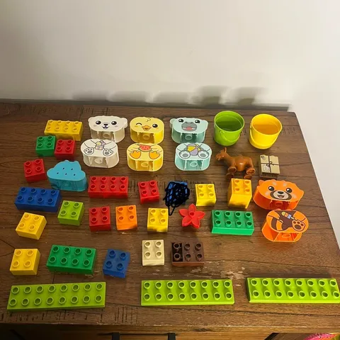 Lego Duplo Assorted Bricks, Pieces & Parts Bulk Lot. 35+ Bricks. 400g.