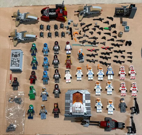 Lego star wars battle of mandalore. All genuine Lego minifigures + custom weapon