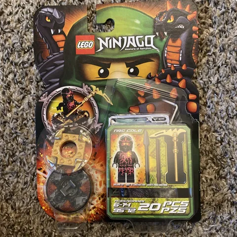 Lego Ninjago Spinjitzu NRG Cole 9572 Golden Weapon US Retail RARE 