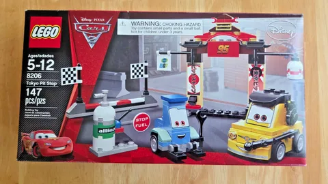 Cars 2 Lego Tokyo Pit Stop Disney #8206 NSIB