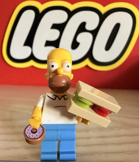 Lego The Simpsons Homer Simpson Minifigure With Accessories 