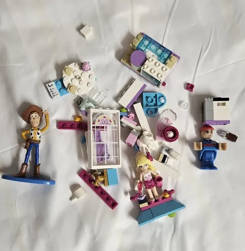 LEGO Bulk Lot Mixed Bricks & Pieces Disney/Pixar Toy Story Woody Minifigs