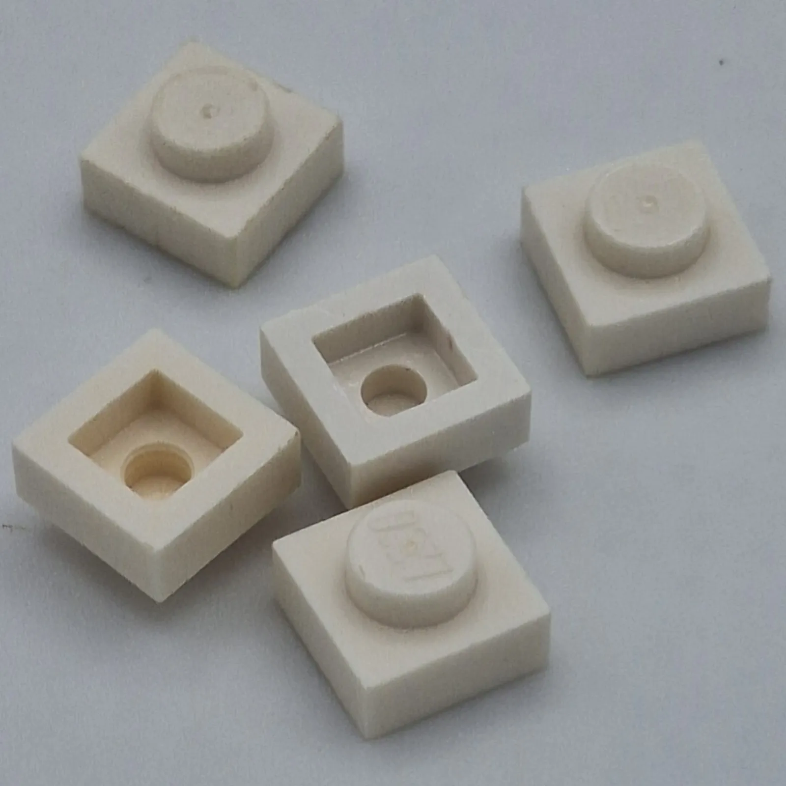 Lego - 5 Basic White 1 x 1 Stud Plates 3024