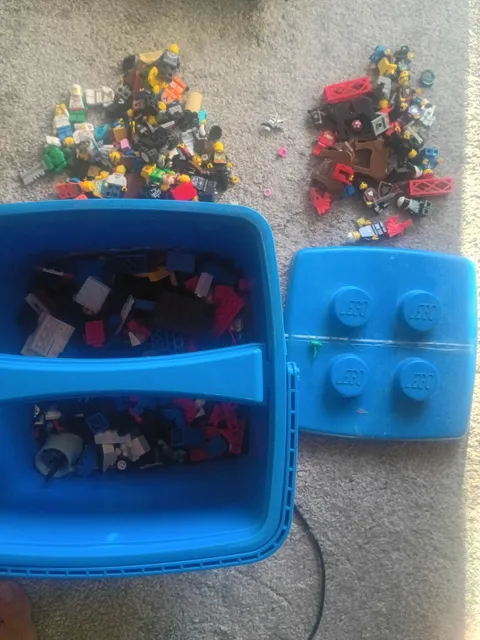 Vintage Lego Lot Blue Box Old Lego Knights And Yellow Heads