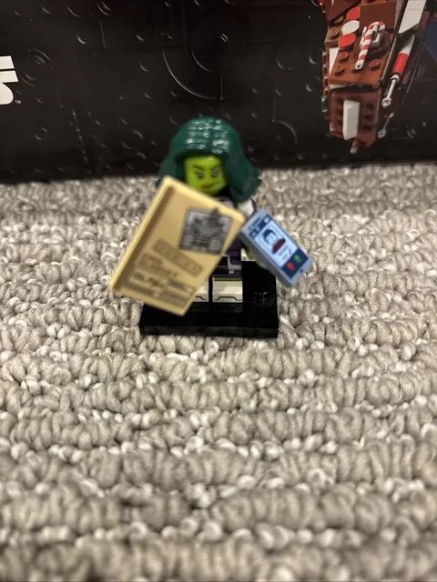 LEGO She Hulk Marvel CMF Series 2 Minifigure
