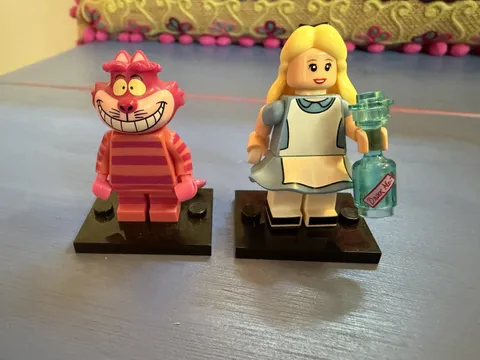 LEGO DISNEY Series 1 Minifigures 71012 - Alice in Wonderland and Cheshire Cat 