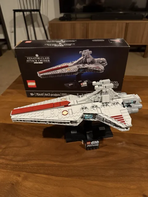 LEGO 75441-1 Star Wars Venator-Class Republic Attack Cruiser — 100% Complete
