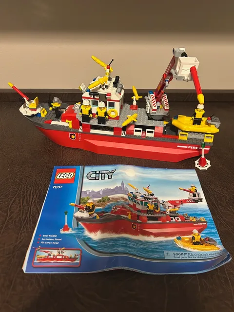 LEGO CITY 7207 FIRE BOAT ~ 100% COMPLETE with Manual~2010