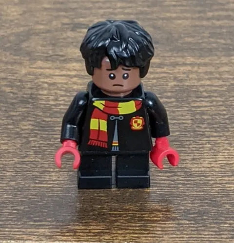 LEGO Minifigure Harry Potter with Gryffindor Scarf and Black Outfit Toy