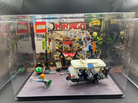Lego Ninjago 70607 Store Showcase Complete Sealed