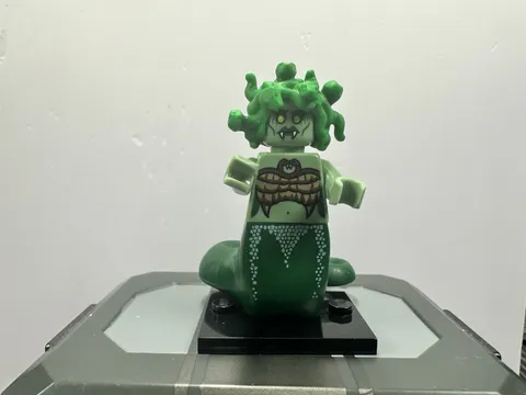 LEGO 71001 Minifigure Series 10 col146 Medusa 2013