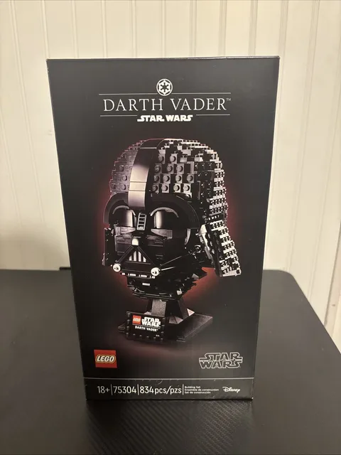 LEGO Star Wars: Darth Vader Helmet (75304)
