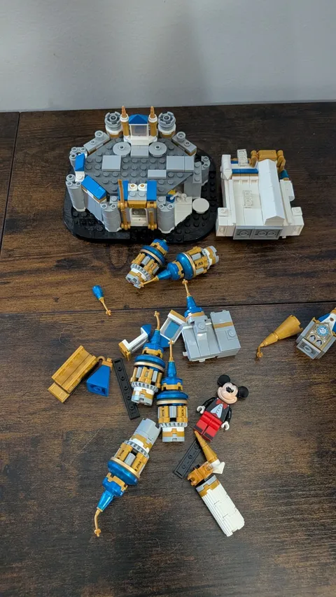 LEGO Disney: Mini Disney Castle (40478) 99.9% Complete 