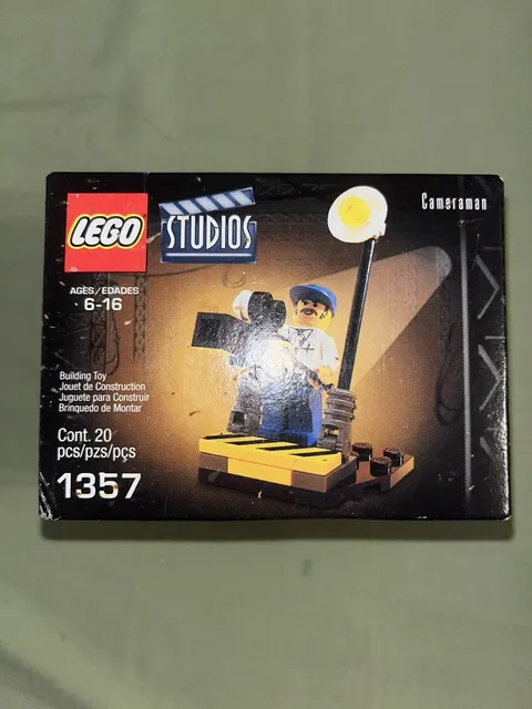 Vintage 2001 LEGO 1357 Studios Cameraman - NEW SEALED