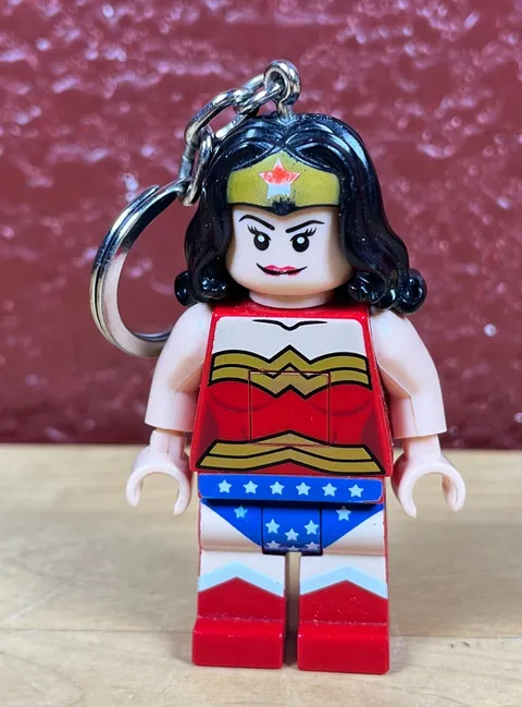Wonder Woman 3” Lego Minifigure Keychain Flashlight DC Comics Super Heroes 