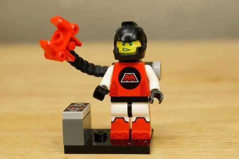 Lego Toy 71046 Series 26 Collectible Minifigure #5 M-Tron Powerlifter