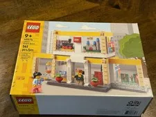 New LEGO Creator LEGO Brand Store Set 40574 BRAND NEW SEALED (Retired)