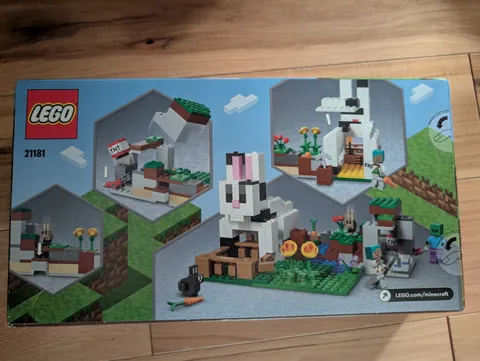 LEGO Minecraft: The Rabbit Ranch (21181)