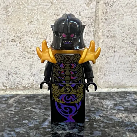 LEGO NINJAGO Overlord Minifigure Black Armor with Gold Shoulder Pads
