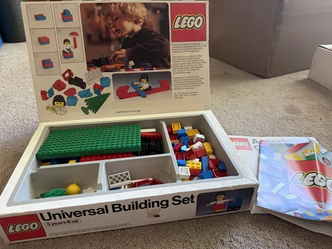 LEGO Universal Building Set (111) Complete READ