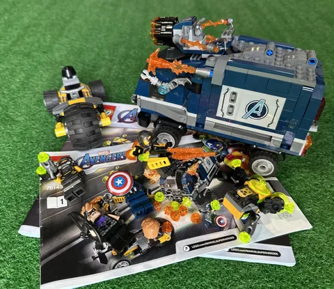 LEGO Super Heroes: Avengers Truck Take-Down 76143 Complete W/ Manual