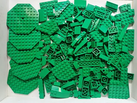 Lego Classic Green Color Bricks, Plates, & Specialty Parts~200 Pc Lot