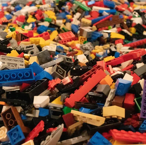 LEGO 2 Pound Bulk Lot of Assorted Bricks & Pieces Clean Genuine 2 Lbs