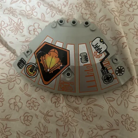 Lego Light Gray UFO Part 30117 Panel 10 x 10 x 2 1/3 Quarter Saucer Top