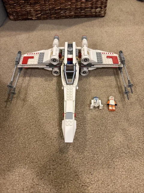 LEGO Star Wars: X-Wing Starfighter (9493) W/ 2 Minifigures & Instructions Rare