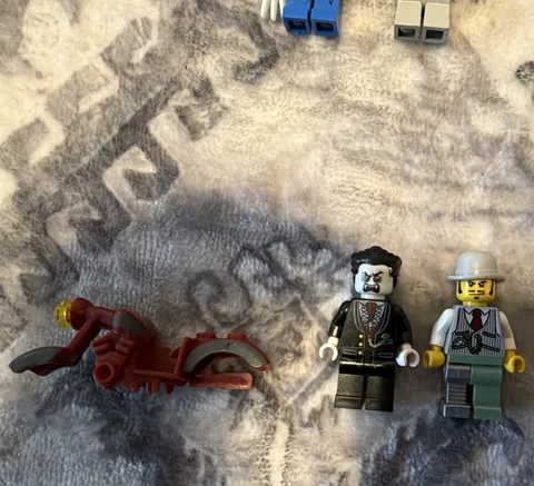 LEGO Monster Fighters The Vampyre Hearse minifig lot