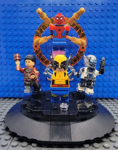 LEGO® NEW Wolverine Spider-Man Echo Goliath Minifigures w/Display Stand & Portal