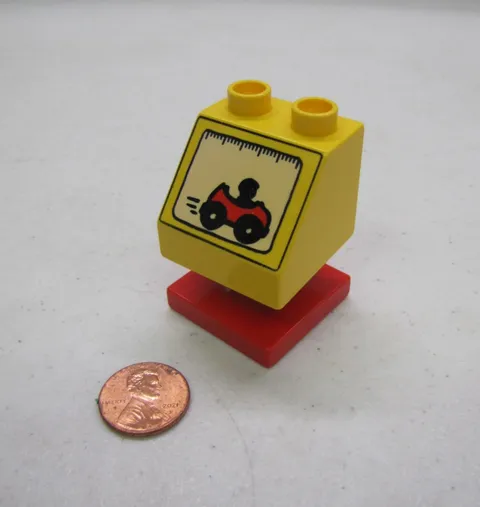 Lego Duplo Car Game Racing TV & Red Stand Specialty 2 Blocks Television Monitor