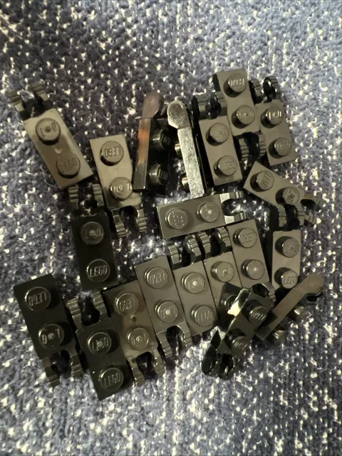 LEGO 44302 Black Hinge Plate 1 x 2 Locking with 2 Fingers on End 20 Pieces