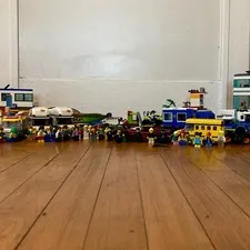 LEGO CITY school ,ice cream ,camper 2X,4X sport car ,3X police ,beach ,house ￼