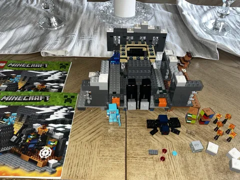 LEGO Minecraft: The End Portal (21124) - Missing Two Pieces W/ Instructions