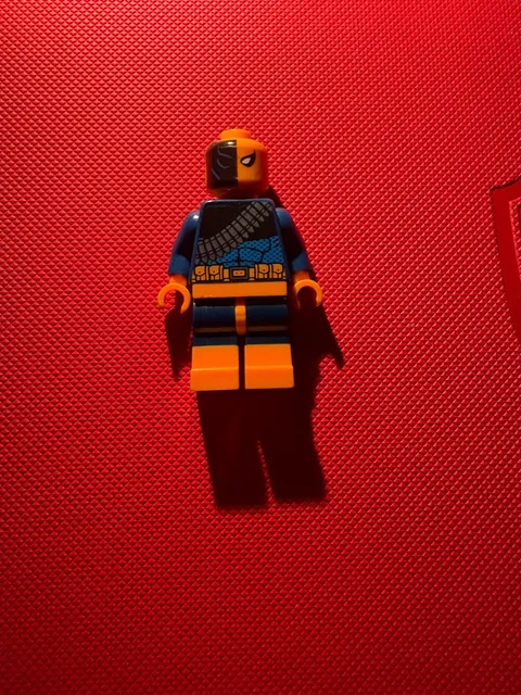 Lego Deathstroke Minifgure 2015 (looks new)