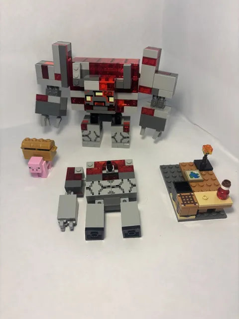LEGO Minecraft 21163 The Redstone Battle NO Minifigures Nearly Complete Read