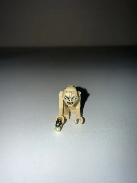 LEGO Lord of the Rings Gollum Minifigure 9470 w/ Ring LOTR Hobbit Authentic